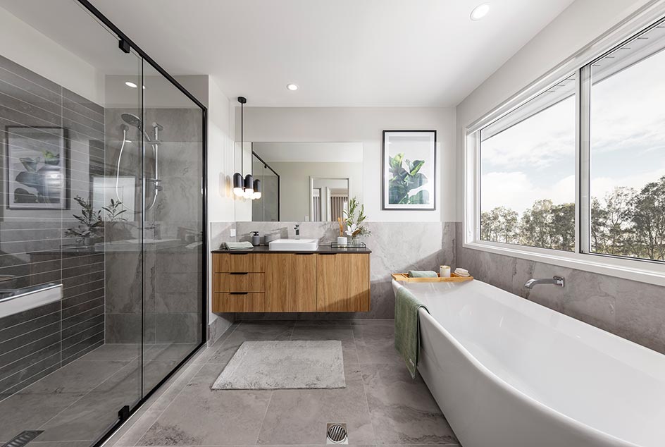 Capri main bathroom